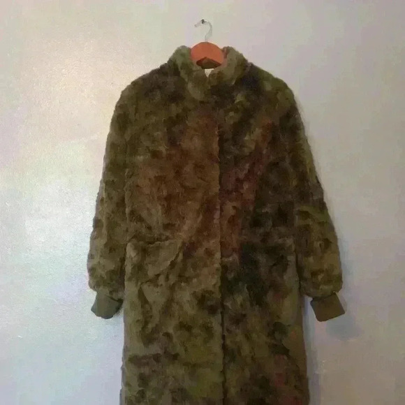 Furrier French faux fur Coat Size small - Picture 7 of 16